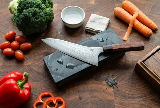 Comment aiguiser un couteau japonais avec une pierre ?