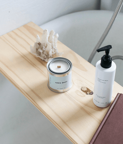 Bougie Parfumée Cabin Fever | Cyprès, Conifère et Mousse - Mon Univers Cuisine