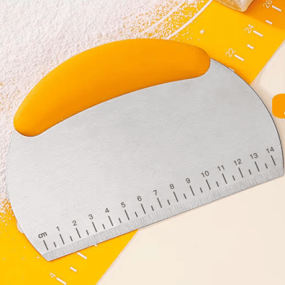 Coupe Pâte - PastryCutter™ - Jaune - Mon Univers Cuisine